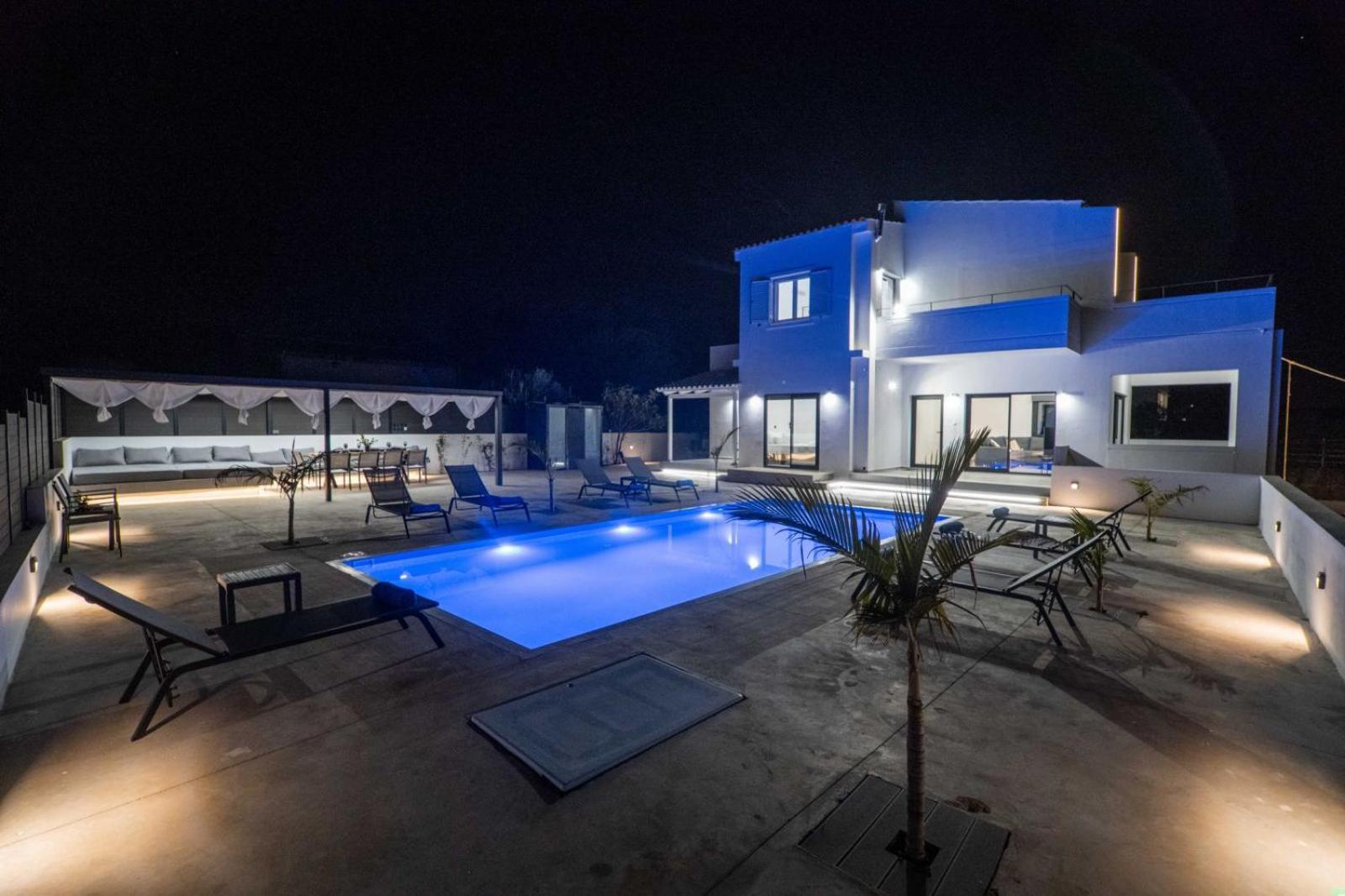 Villa Montis Sea View Heated Pool *