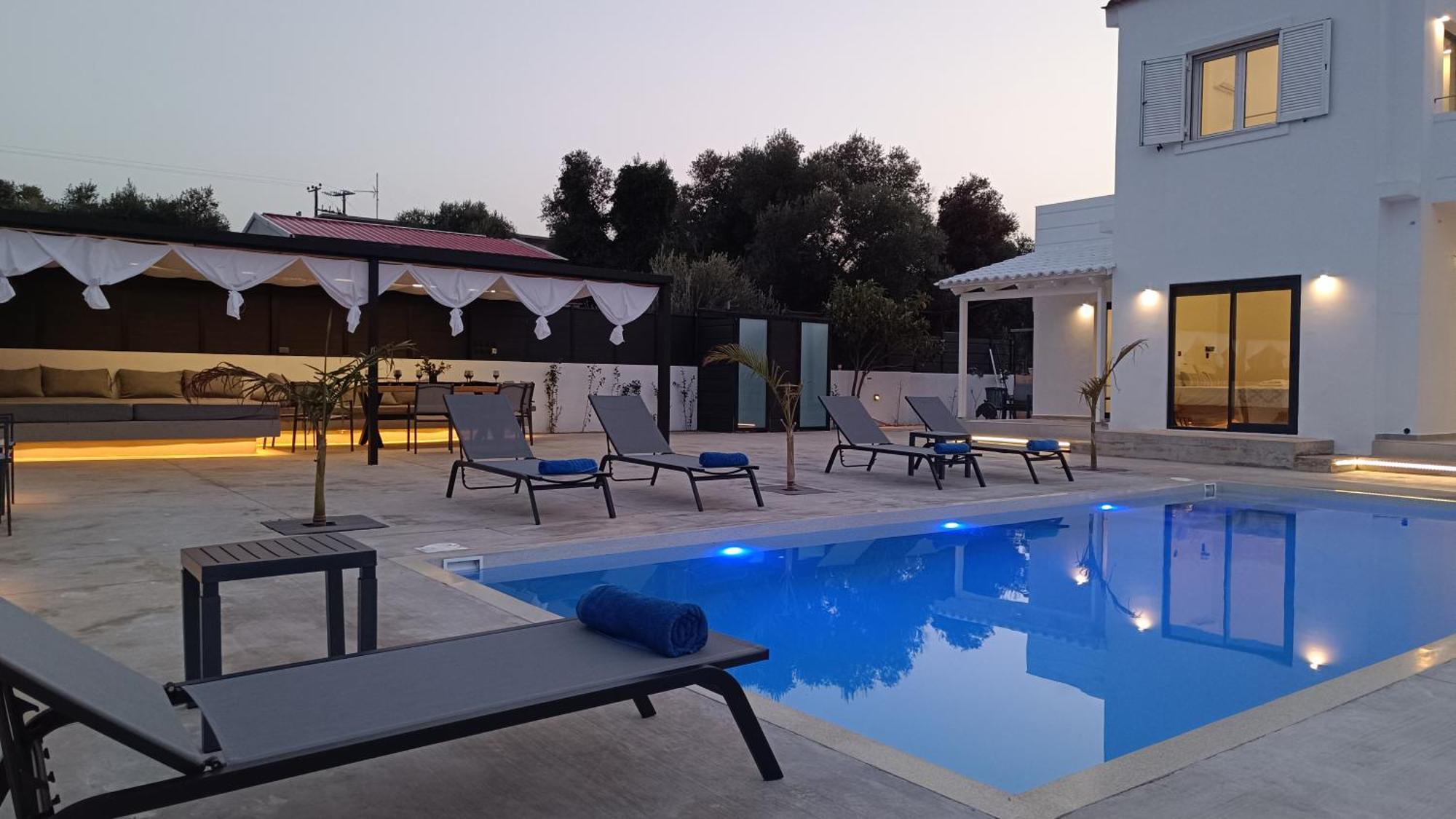 Villa Montis Sea View Heated Pool *